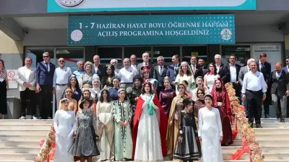 Sakarya’da Hayat Boyu Öğrenme Haftası’na renkli açılış
