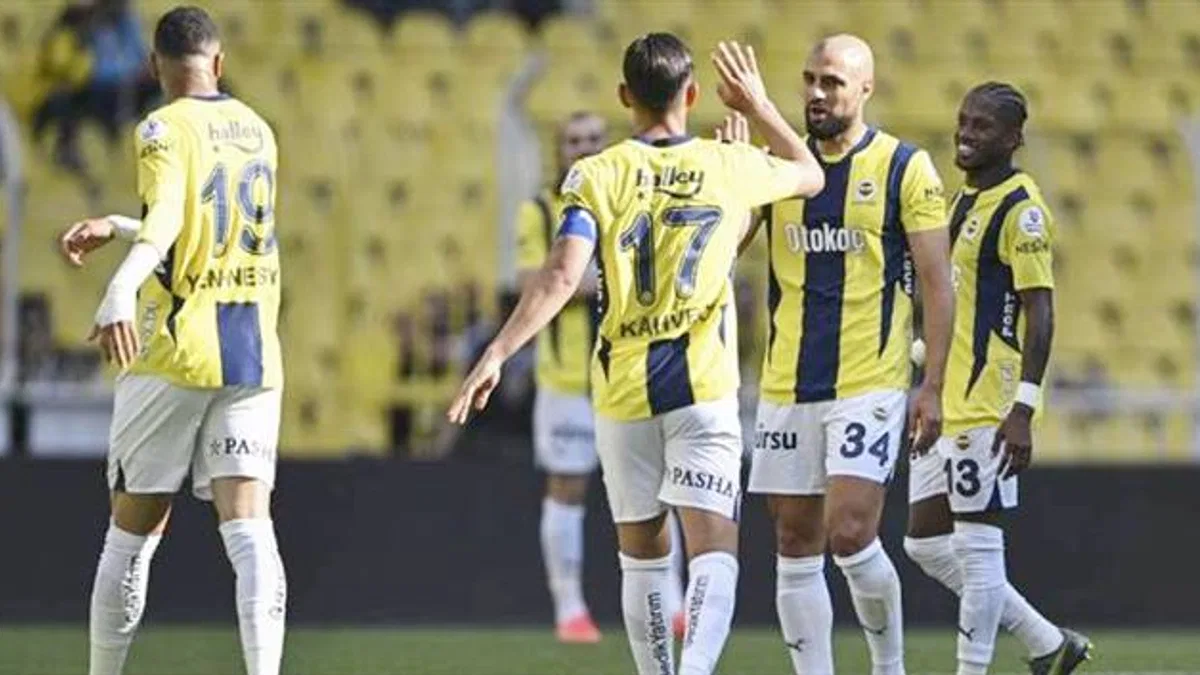 Fenerbahçe 2-1 Tümosan Konyaspor (Maç Sonucu) Fener ligi galibiyetle kapattı!