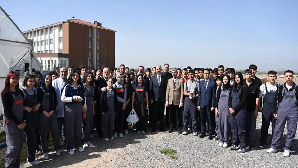 Konya’da Milletvekili Baykan ve Başkan Altay lise öğrencileriyle buluştu