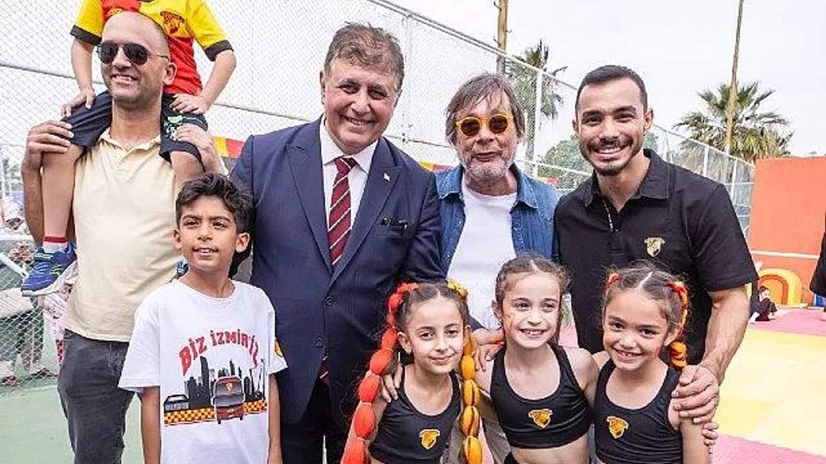Başkan Cemil Tugay Göztepe’nin 23 Nisan programına katıldı “Bütün İzmir’in belediye başkanıyım”