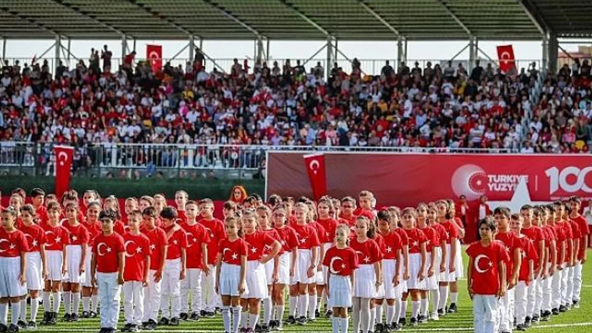 Aliağalılar 29 Ekim Cumhuriyet Bayramı Coşkusunu Hep Birlikte Yaşayacak