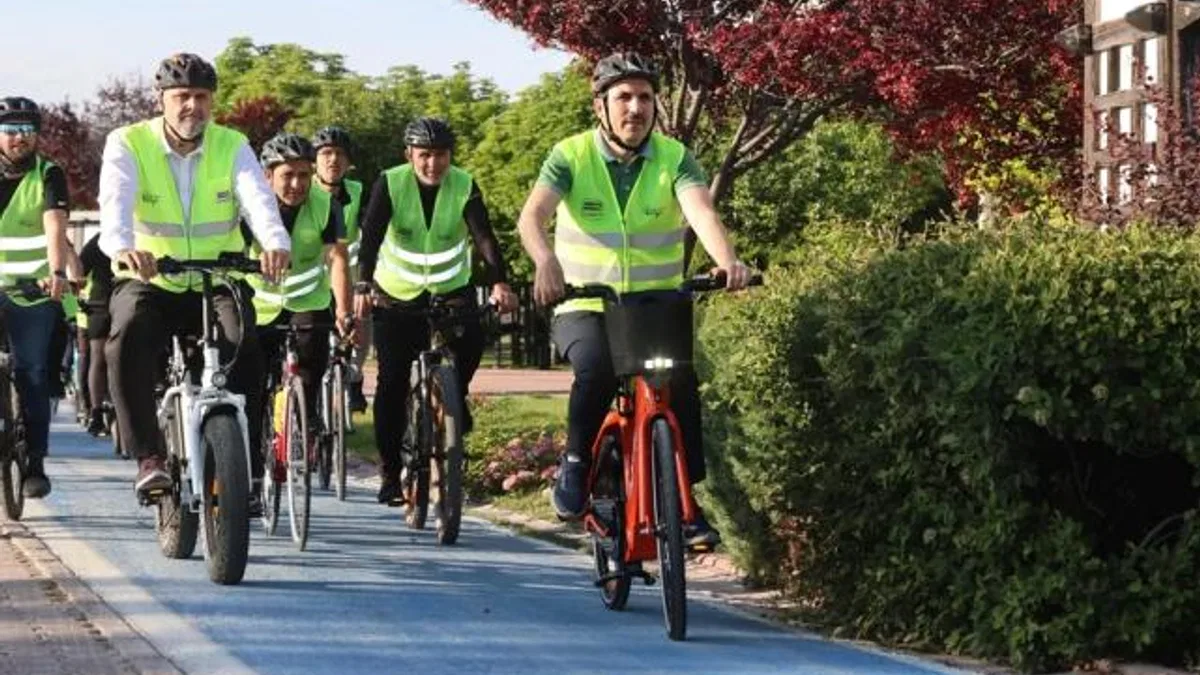 Başkan Altay Dünya Bisiklet Günü’nde bisikletseverlerle pedal çevirdi