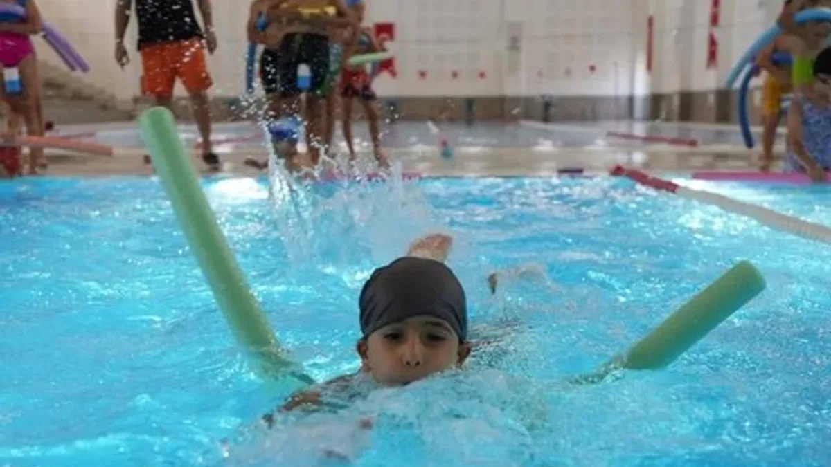 Denizli’de miniklere ücretsiz yüzme kursu
