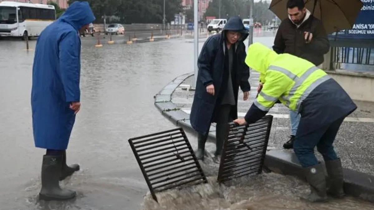 Manisa’da MASKİ ekipleri sağanak dolayısıyla sahada