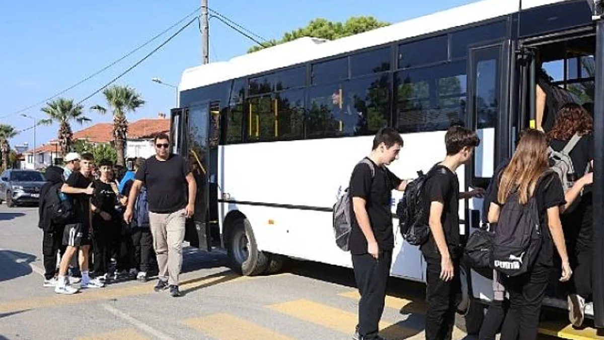 Güzelbahçe Belediyesi’nden Ücretsiz Okul Servisi