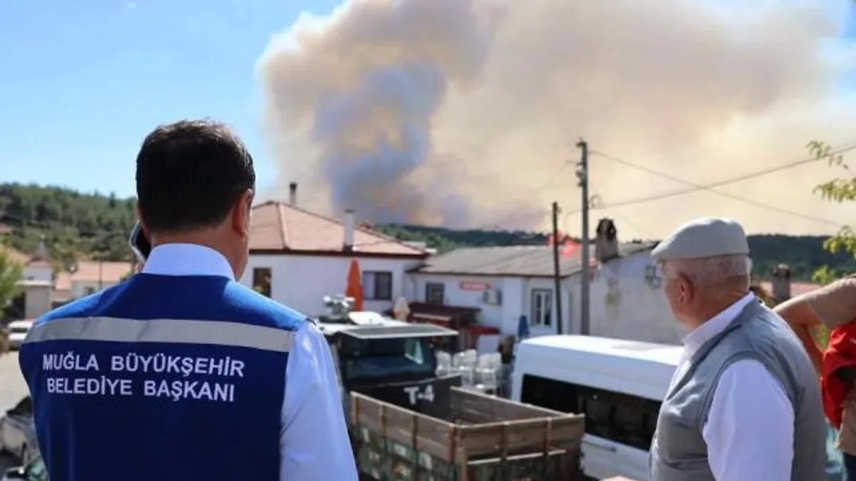 Muğla’daki orman yangınlarına müdahale sürüyor