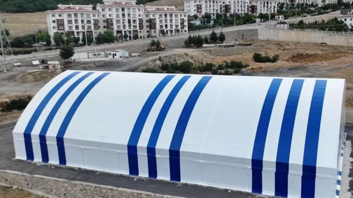 Dilovası’nda halı saha bitmek üzere