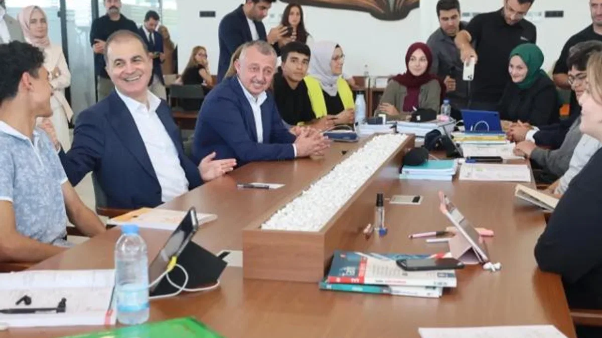 Ömer Çelik’ten Kocaeli’ye ziyaret: Milli İrade Meydanı’na tam not