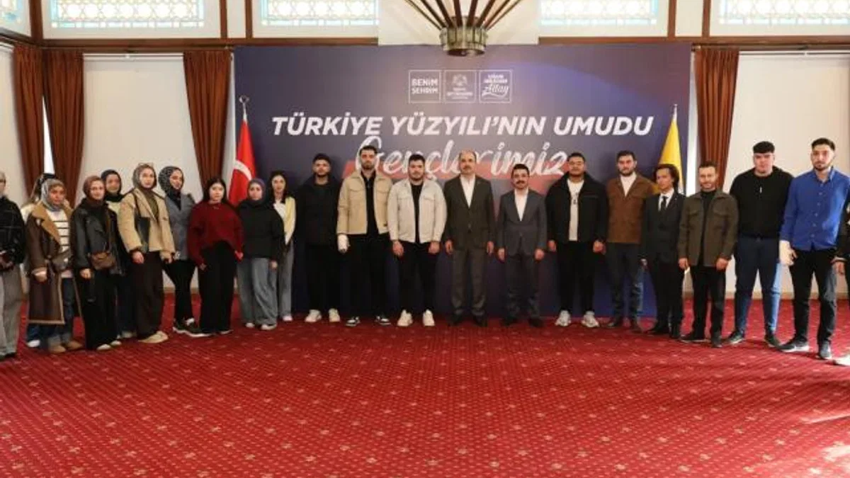 Başkan Altay, Konya’nın ilçelerinden gelen gençlerle buluştu