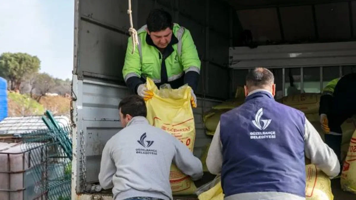 İzmir Güzelbahçe’den çiftçiye gübre desteği