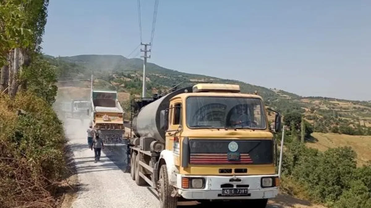 Manisa’dan ulaşım konforu için 13 bin ton asfalt