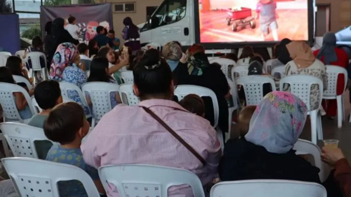 İzmitli çocukların sinema keyfi