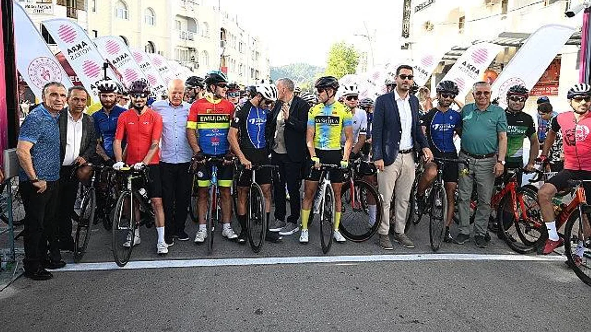 580 sporcu Kemer’de pedal çevirdi