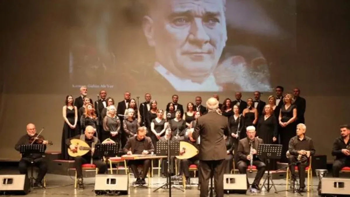 Kocaeli Ata’yı sevdiği şarkılarla yad etti