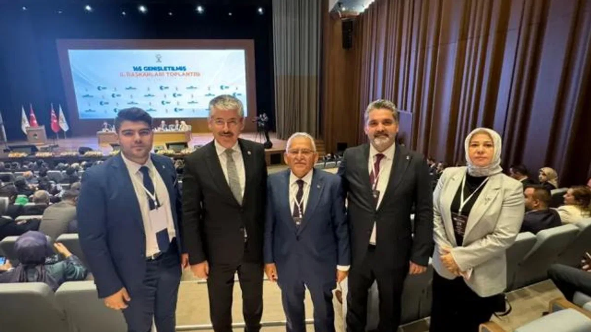Başkan Büyükkılıç, Ak Parti Genişletilmiş İl Başkanları Toplantısı’na katıldı
