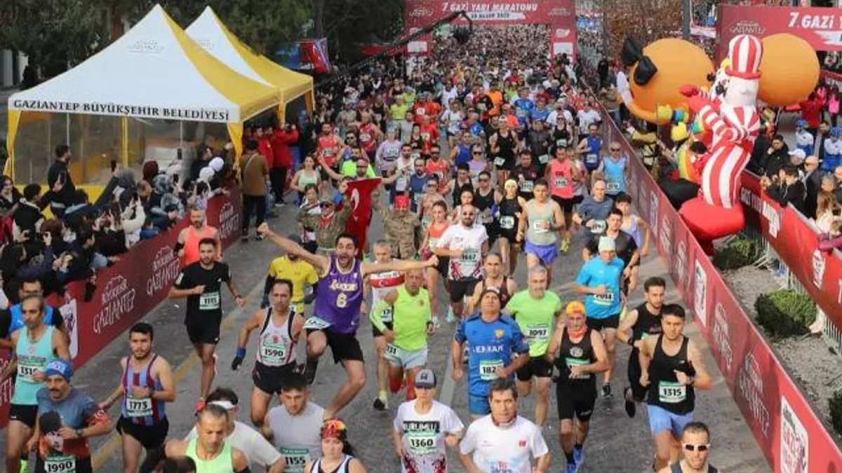 Gaziantep’te ‘Gazi Yarı Maratonu’ rekor katılımla koşuldu