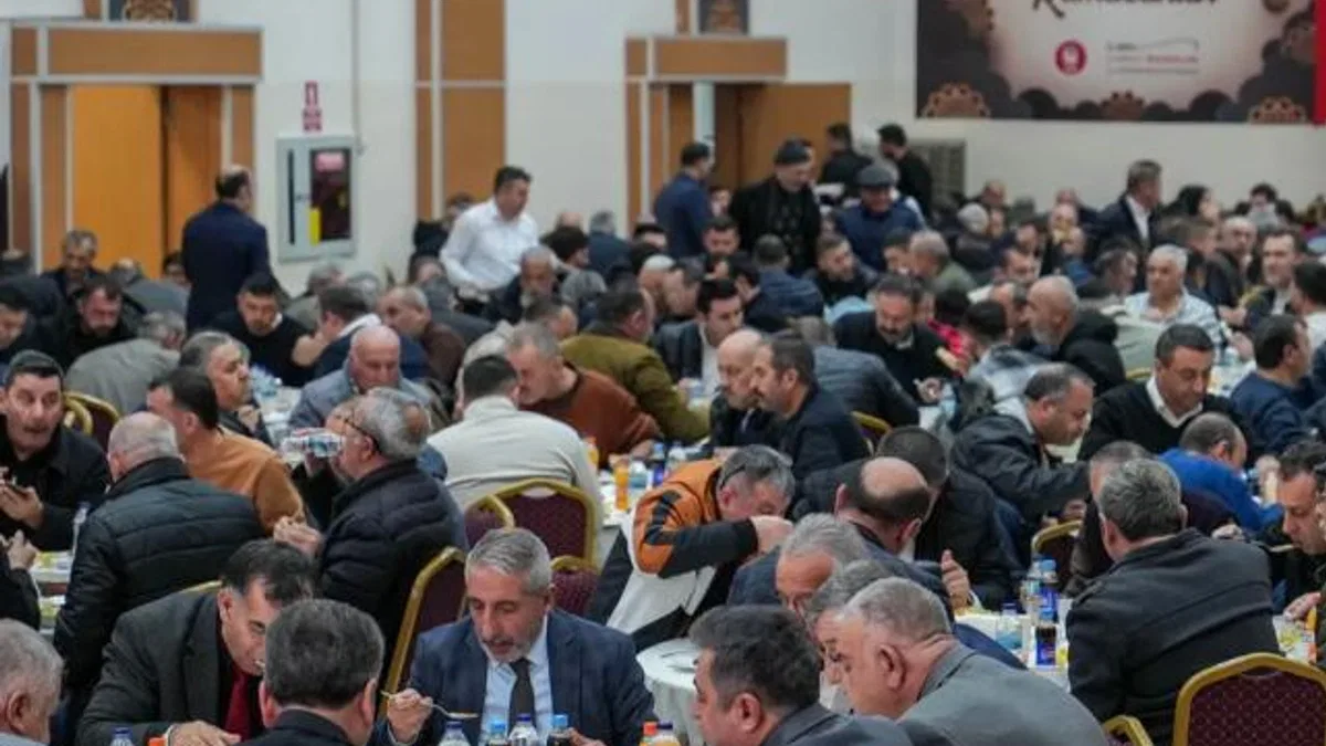 Taksi ve dolmuş esnafını buluşturan iftar!