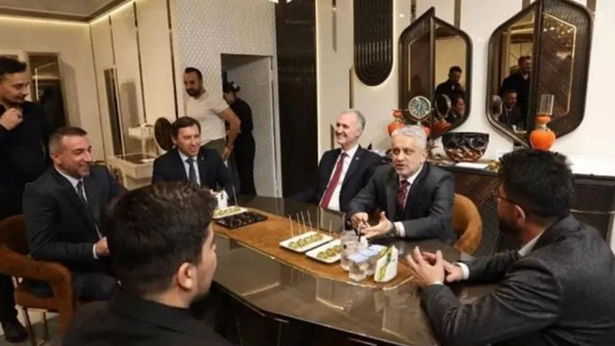 Bursa İnegöl protokolünden İstanbul Mobilya Fuarı’na ziyaret