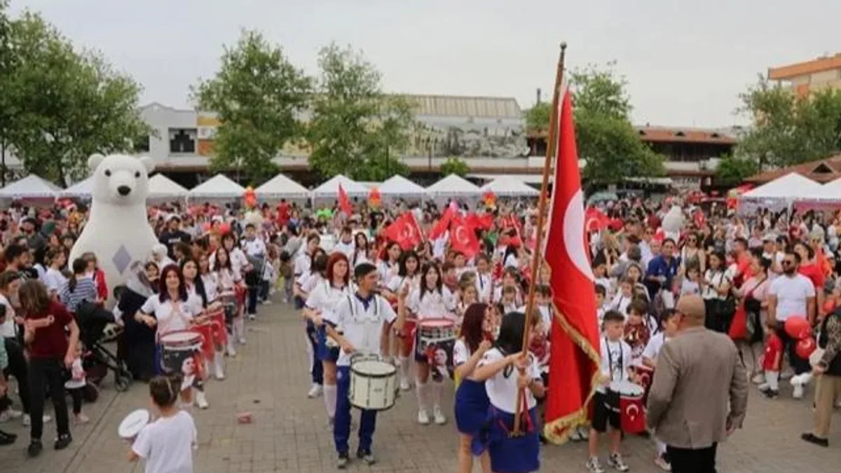 İzmir Efes Selçuk 23 Nisan coşkusuna hazırlanıyor