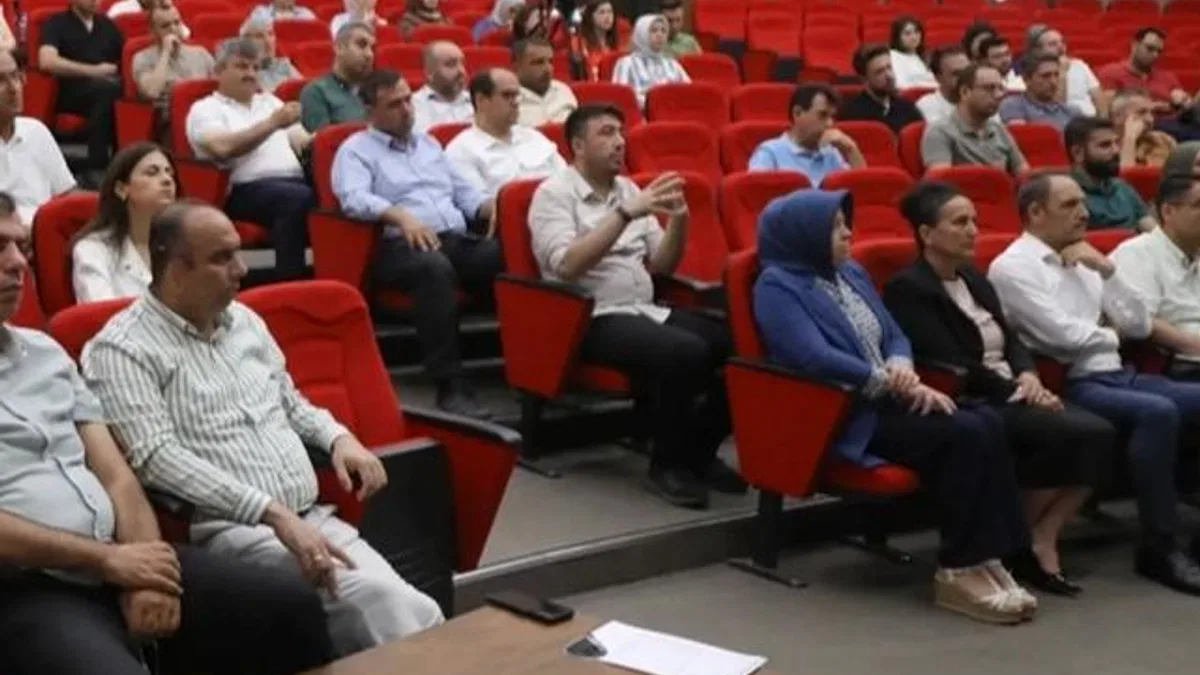 Kayseri Melikgazi personeline protokol eğitimi