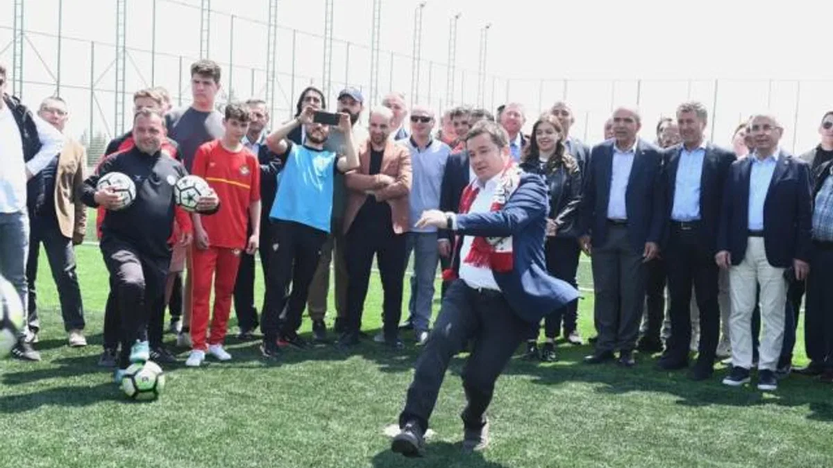 Bursa’da amatör futbol camiası bir tesis daha kazandı