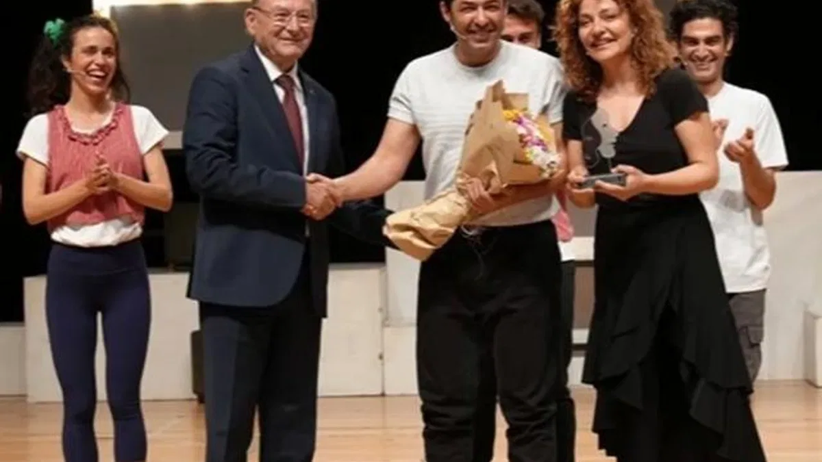 Denizli’de 10 günlük tiyatro şöleni “Deli Bayramı” ile taçlandı