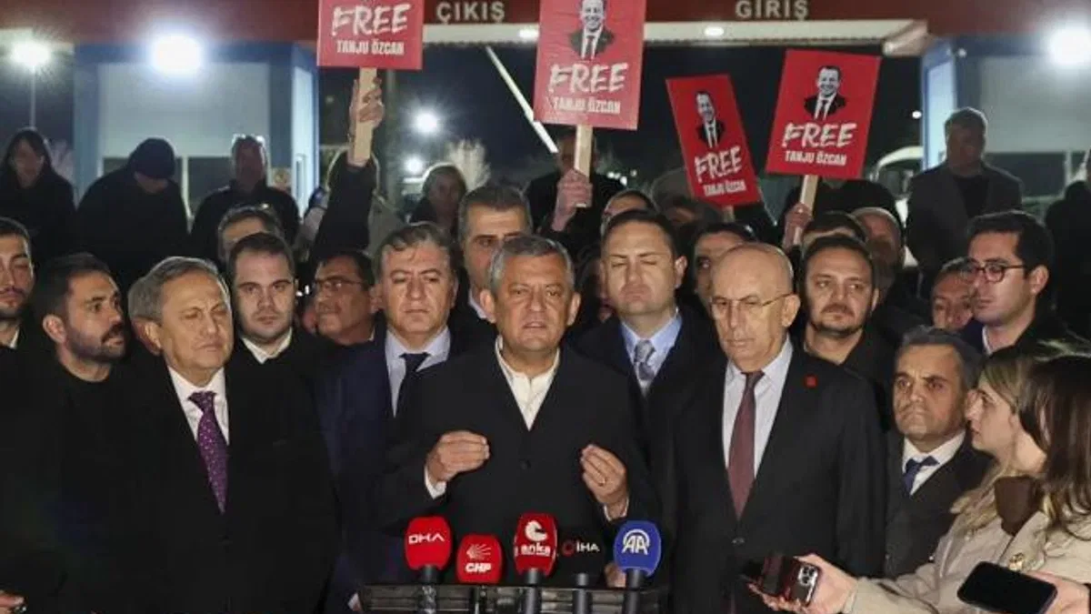 Özgür Özel’den Sincan Cezaevi’nde Tanju Özcan’a ziyaret