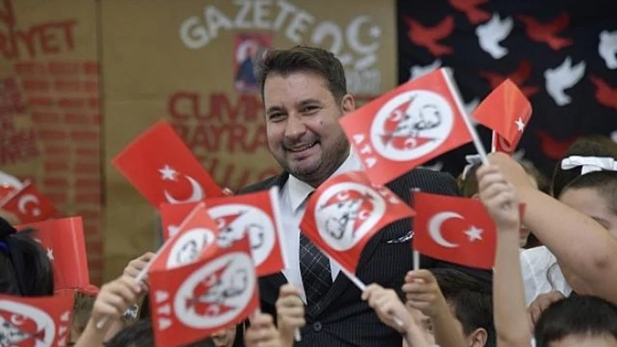Cumhuriyet’in 101’inci yaşı törenle kutlandı.