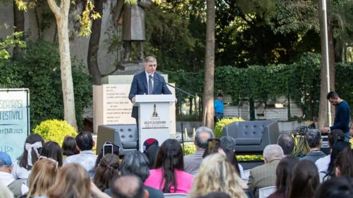 İzmir Uluslararası Edebiyat Festivali başladı