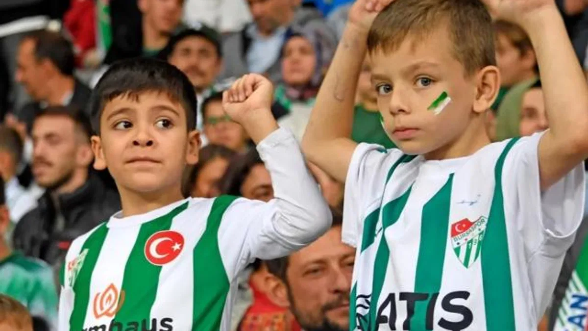 Bursa Osmangazi’nin miniklerinden Bursaspor’a büyük destek