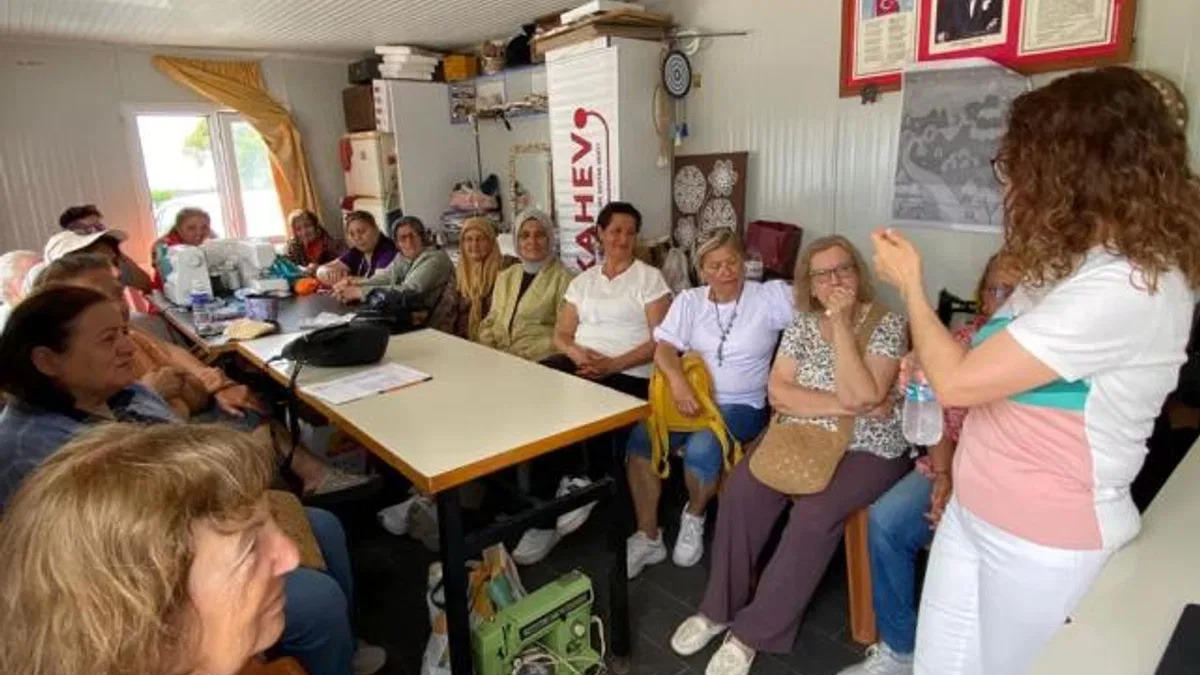 İzmir Çiğli’de kadın sağlığı buluşmaları sürüyor