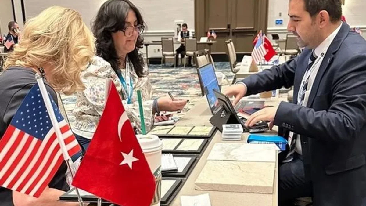 Türk doğal taş sektöründen Avrupa’da çifte mesai