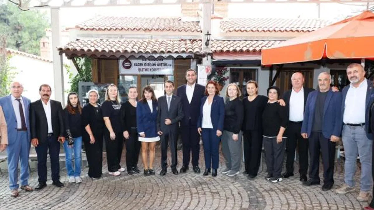 İzmir Narlıdere’de Muhtarlar Günü kutlandı