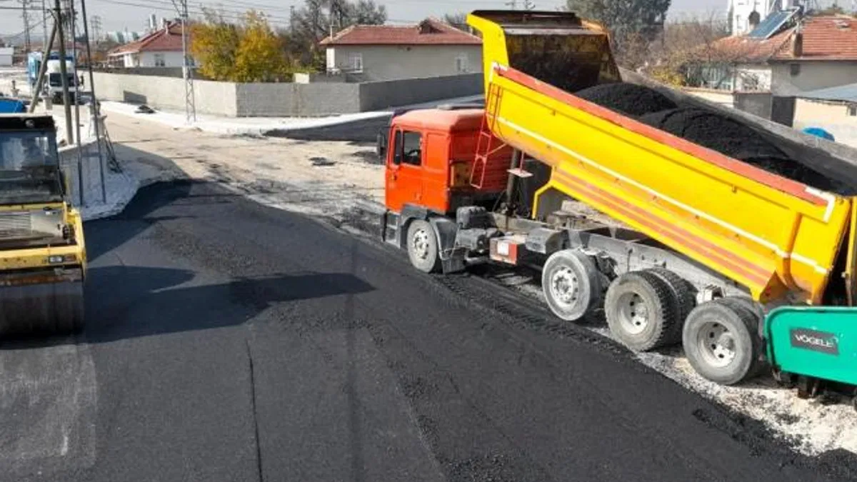 Konya Selçuklu’da asfalt çalışması devam ediyor