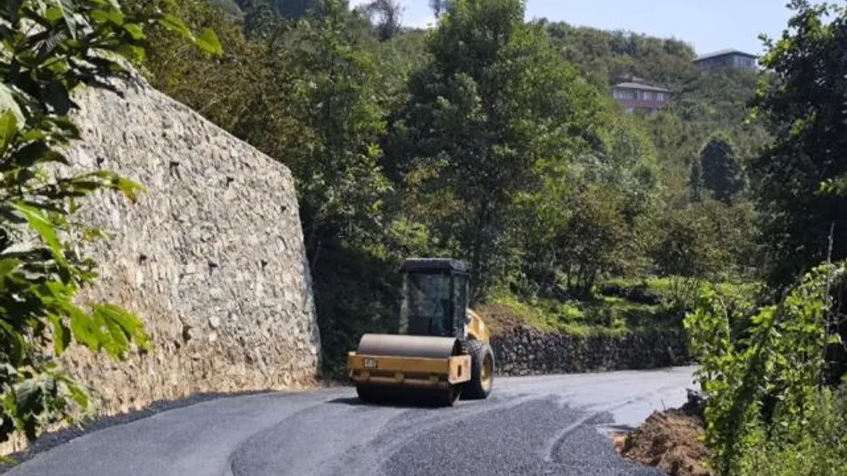 Trabzon’un 18 ilçesinde yollar yenileniyor