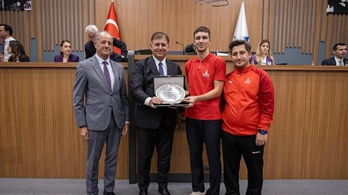 Başkan Tugay’dan millilik vurgusu