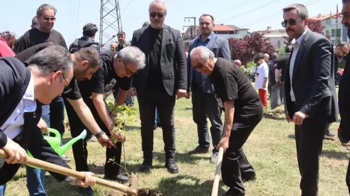 İzmit’te Prof. Dr. Ümit Özdağ Hatıra Ormanı