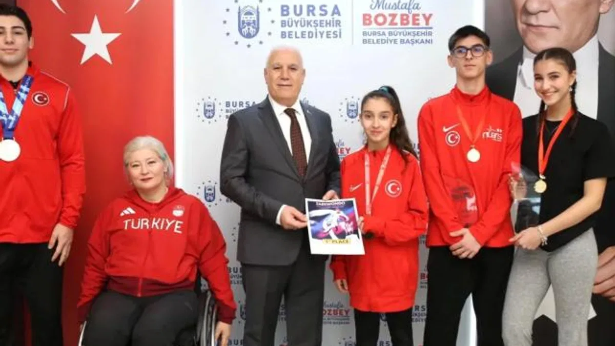 Başkan Bozbey, Bursalı milli şampiyonları ağırladı