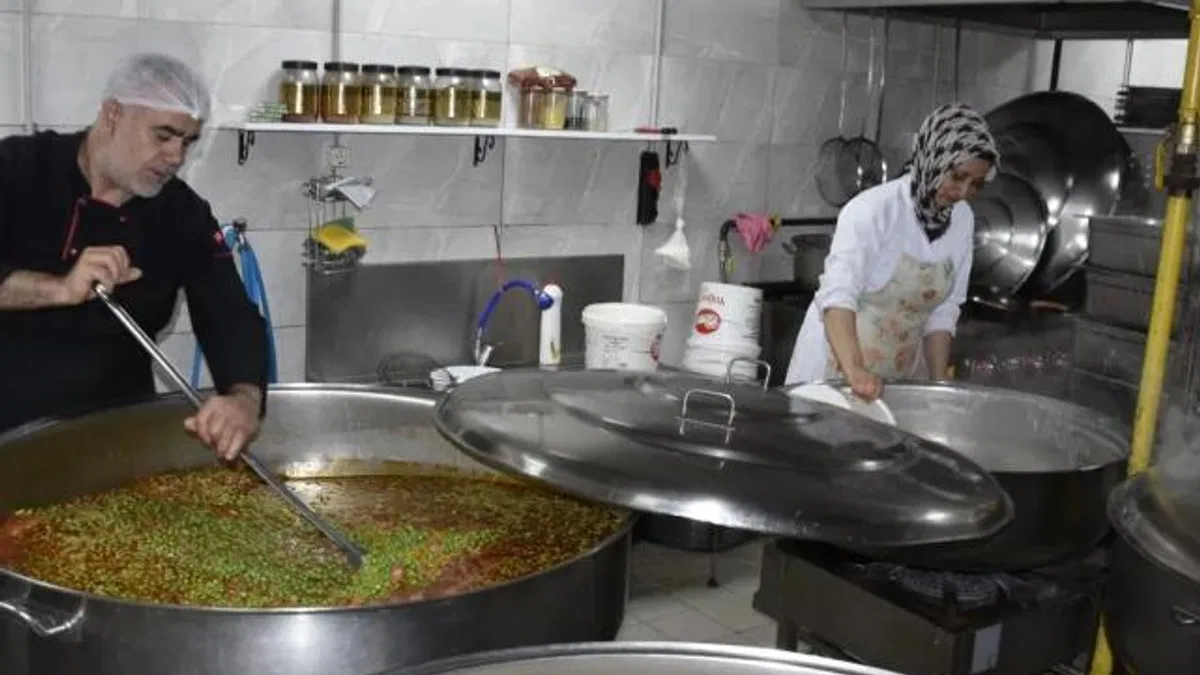 Bursa Karacabey’de aşevi ihtiyaç sahiplerine umut oluyor
