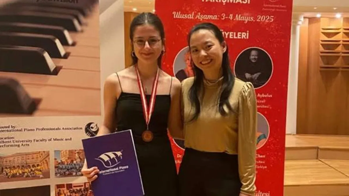 Antalya’nın piyanistleri Ankara’dan ödülle döndü