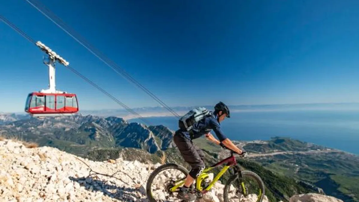 Antalya Kemer gökyüzünden denize dağ bisikleti hazırlığı!