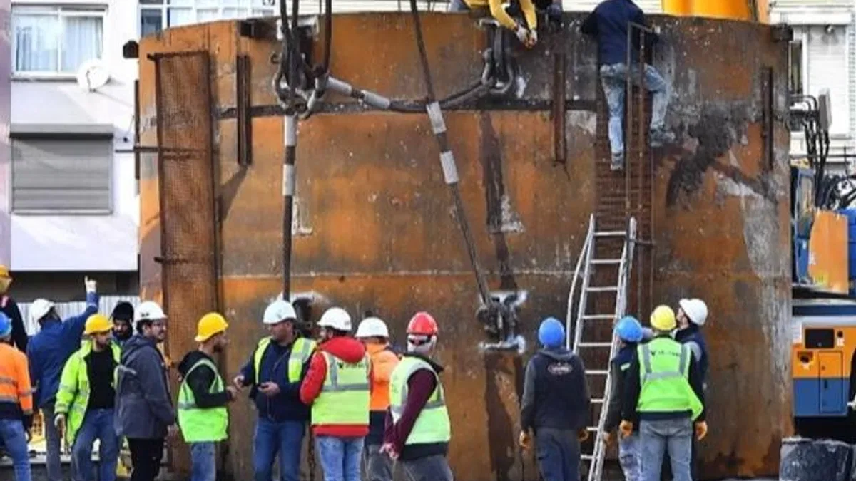 İzmir’de dev makine yeni rotası için taşınacak
