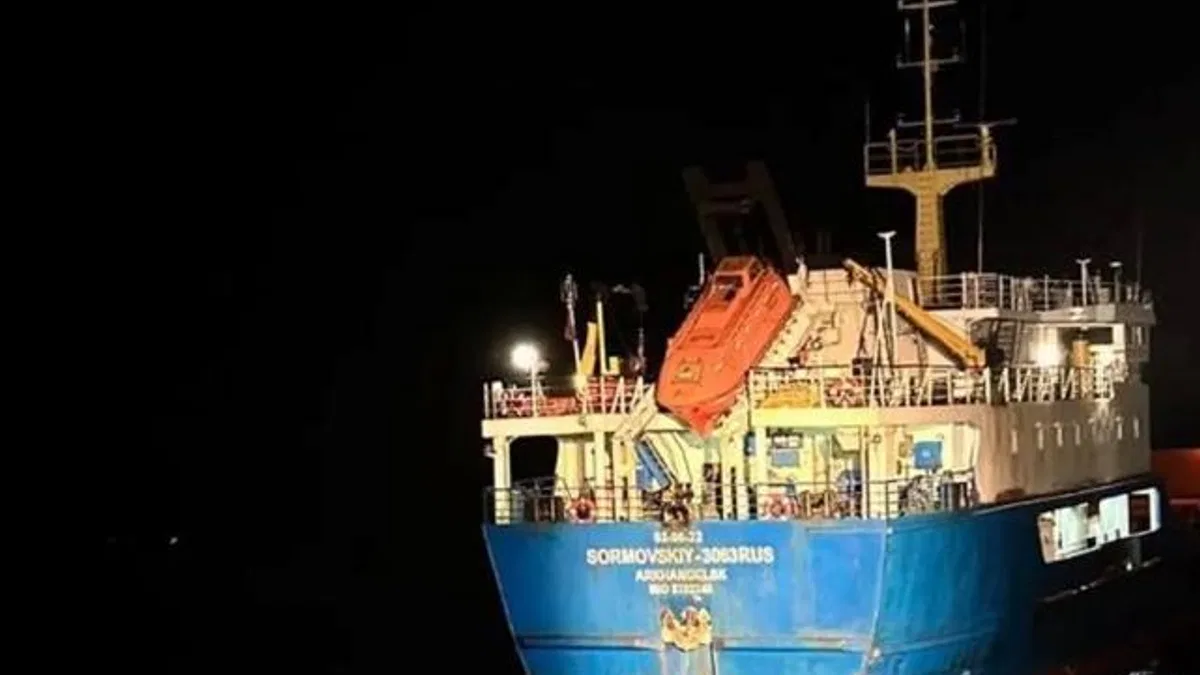 Çanakkale Boğazı’nda makine arızası yapan kargo gemisi kurtarıldı