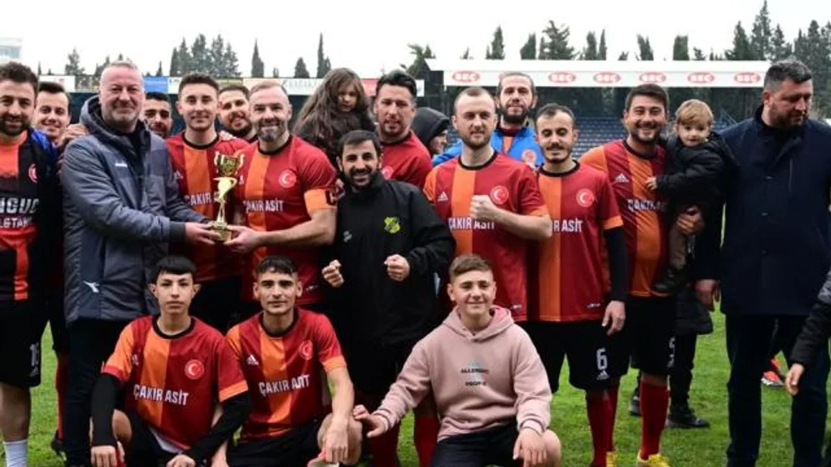 Bursa Karacabey’de turnuvanın şampiyon Ortasarıbey