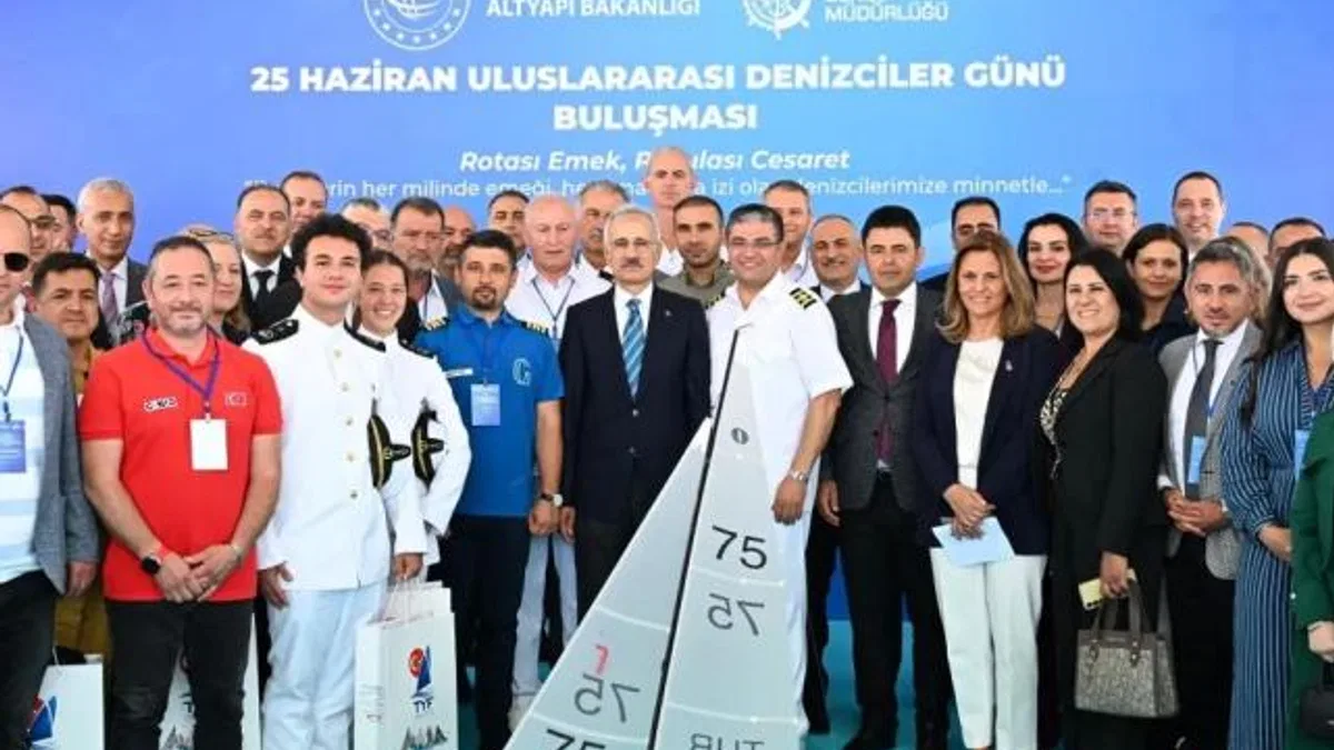 Bakan Uraloğlu: Denizcilik, küresel ticaretin can damarı