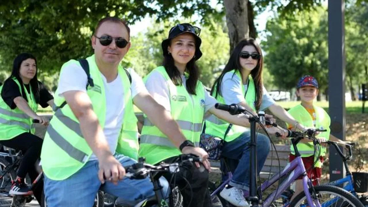 Sakarya’da aileler birlikte pedal çevirdi