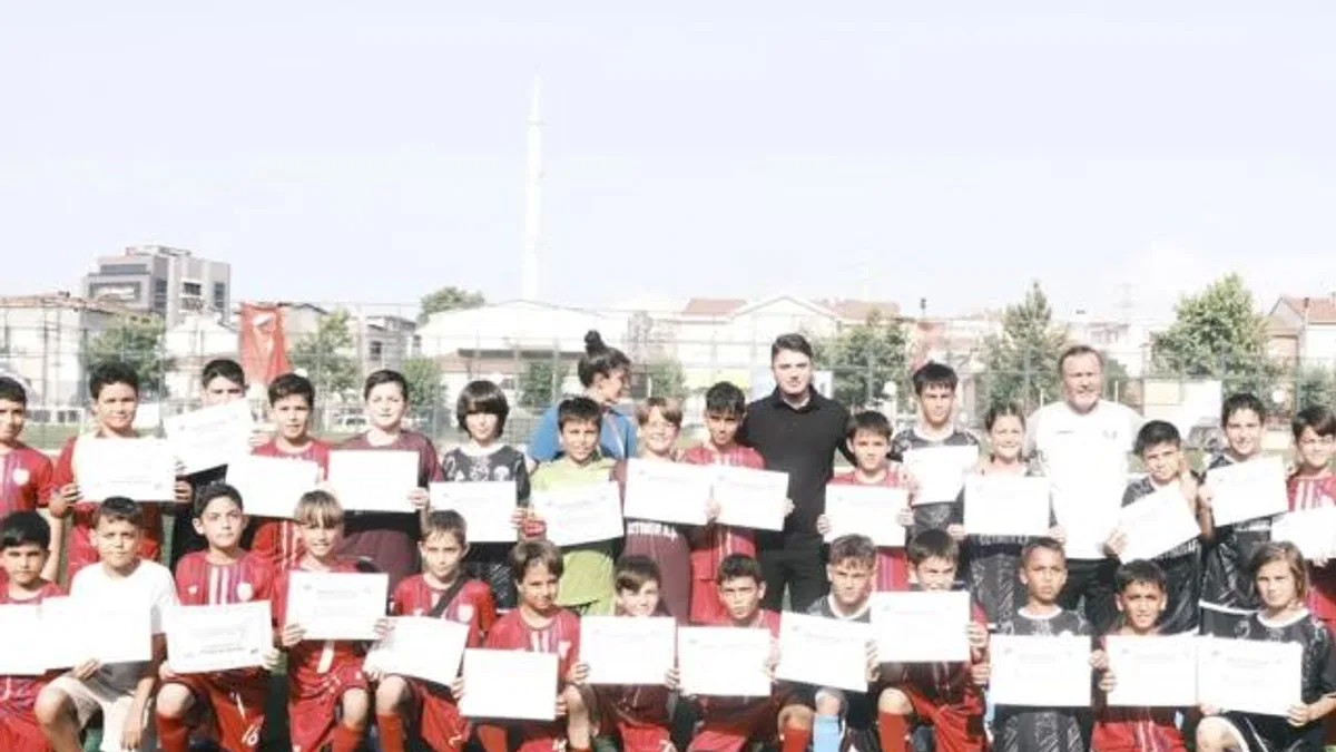 Minikler sertifikalarını Kaan Gürbüz’den aldı