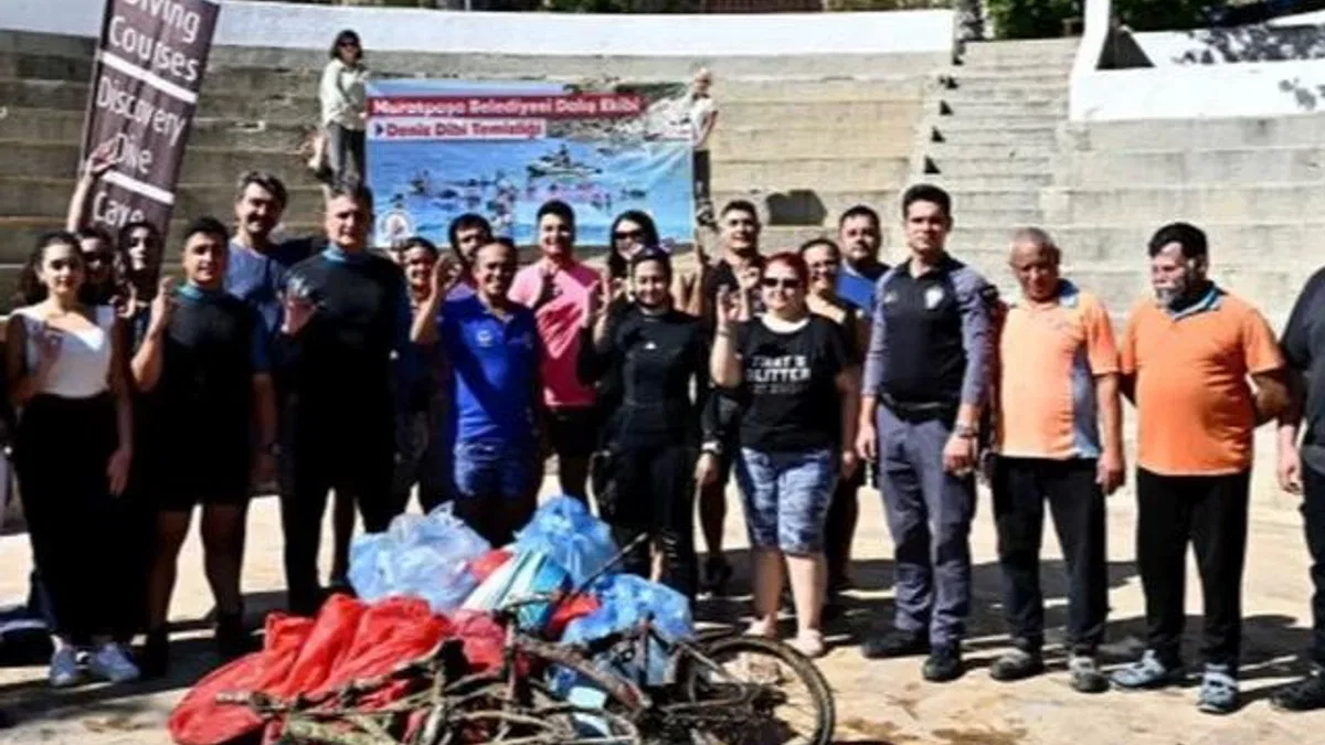 Antalya Kaleiçi Yat Limanı’nda deniz dibi temizliği yapıldı
