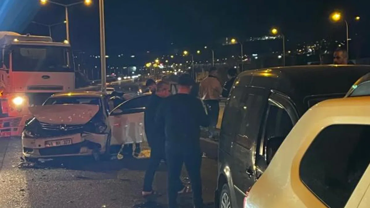 Kahramanmaraş’ta zincirleme trafik kazası! 4 araç hasar gördü