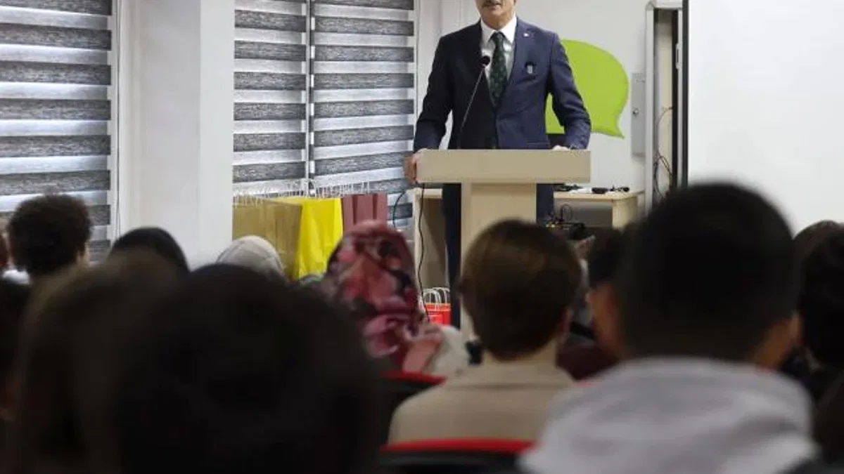 Sakarya’da sözü verilen konferans salonu kapılarını açtı